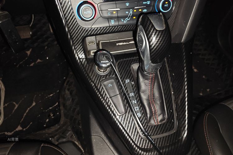 Ford Focus 2017 car image #16