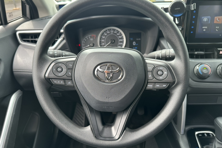 Corolla Cross 2022 car image #16