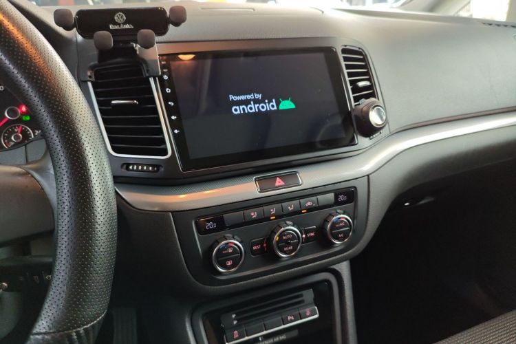 Volkswagen Sharan 2014 car image #16