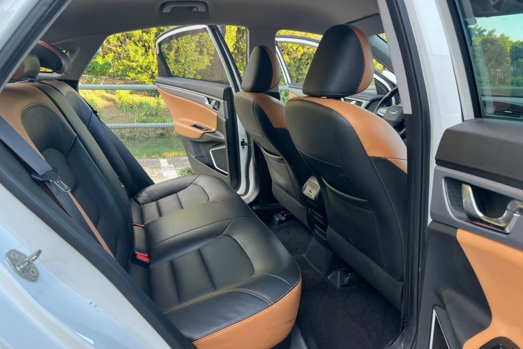 GEELY Emgrand GL 2020 car image #16