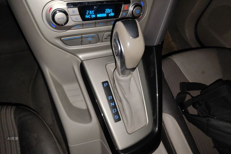 Ford Focus 2014 car image #16