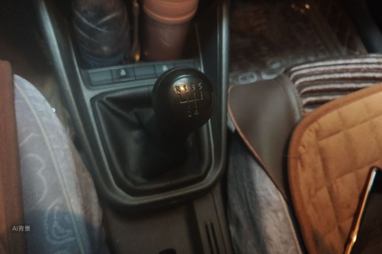 Santana 2021 car image #16