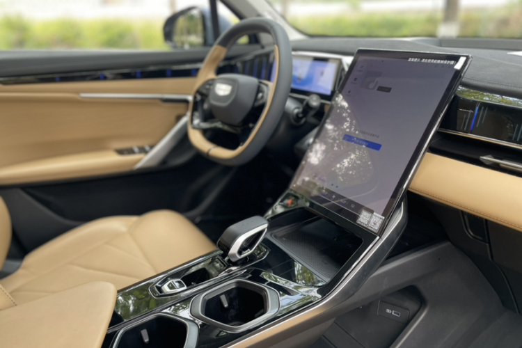 GEELY Boyue L 2024 car image #16