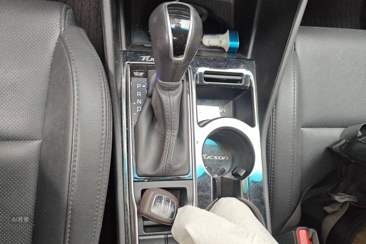 Hyundai Tucson 2016 immagine di auto #16