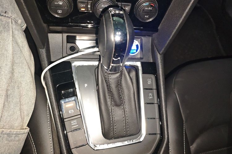 Volkswagen Lamando 2018 immagine di auto #16