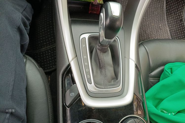 Ford Mondeo 2015 car image #16