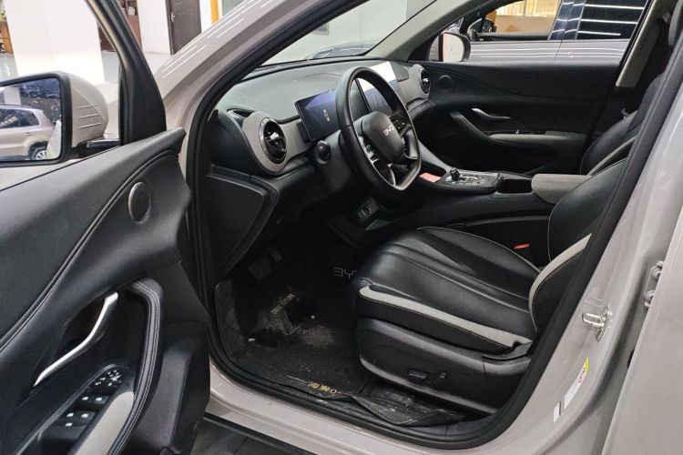 BYD Sea Lion 05 DM-i 2024 car image #16