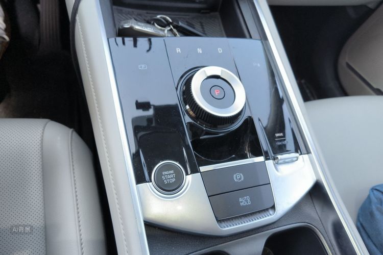 Kia Sportage 2025 immagine di auto #16
