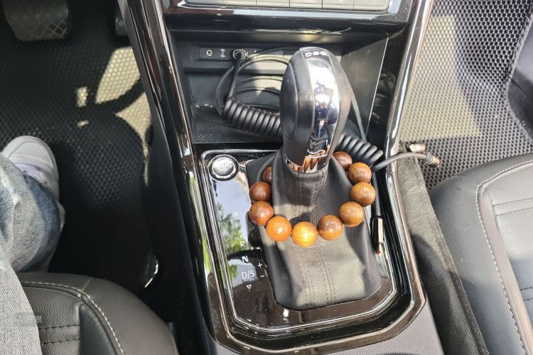 Volkswagen Touran 2020 car image #16