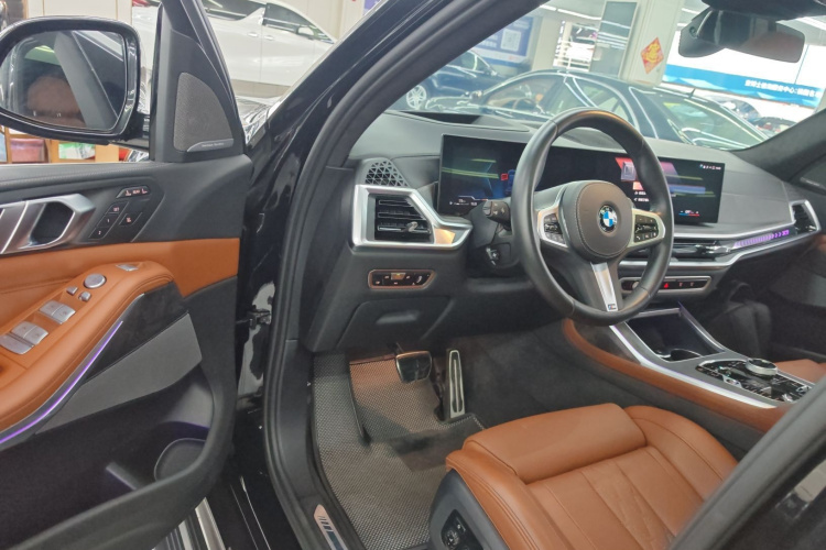 BMW X7 2024 صورة سيارة #16