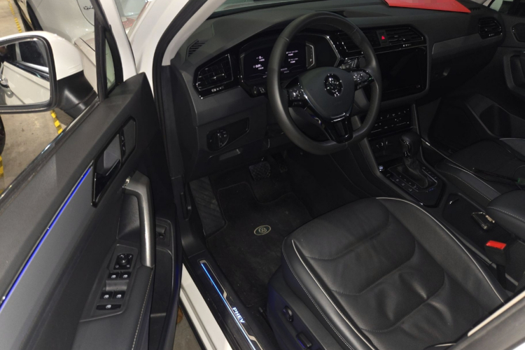 Volkswagen Tiguan L New Energy 2020 imagen de coche #16