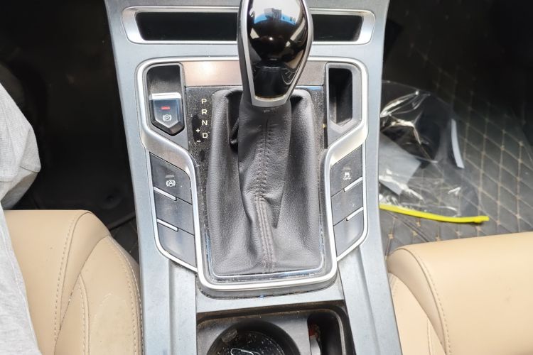 GEELY Emgrand 2019 #16 GEELY Emgrand 2019 car image #16