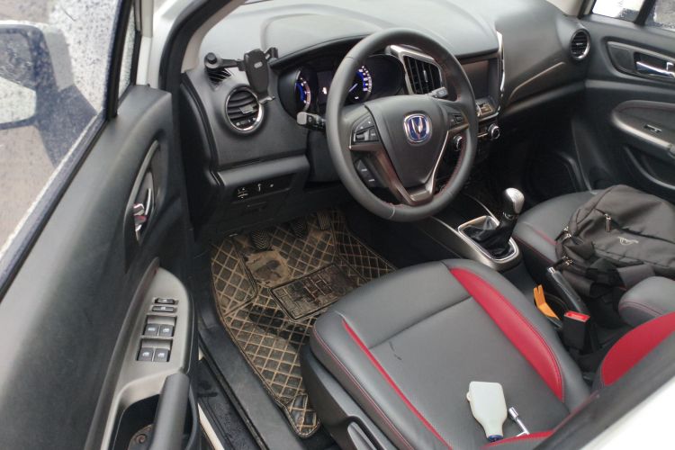 Changan CS15 2018 صورة سيارة #16