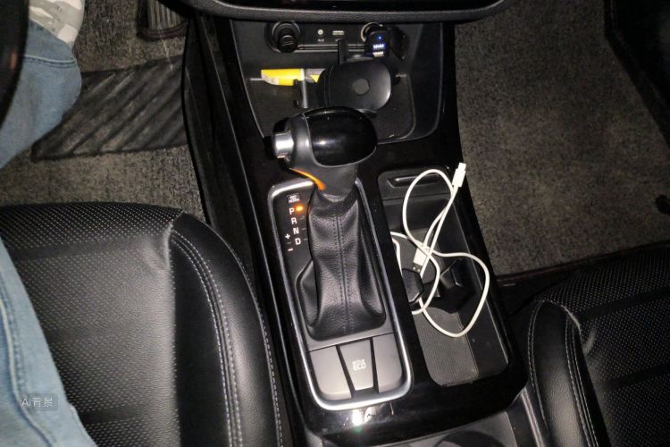 起亚 起亚K4 2015 汽车图片 #16