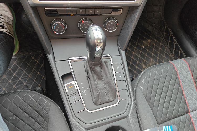 Volkswagen Lamando 2019 car image #16