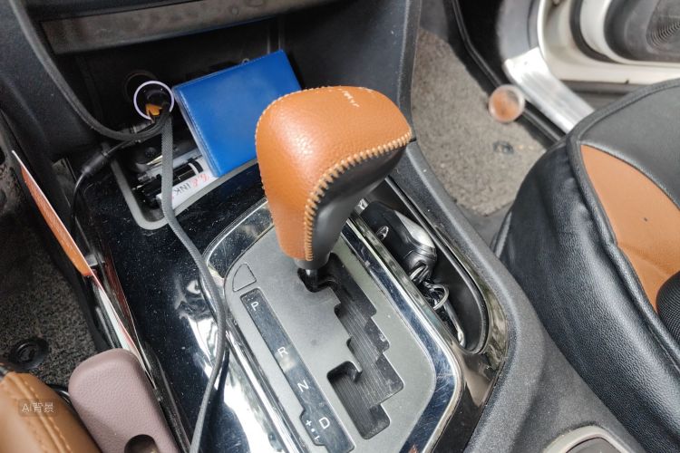 Soueast DX7 2017 car image #16