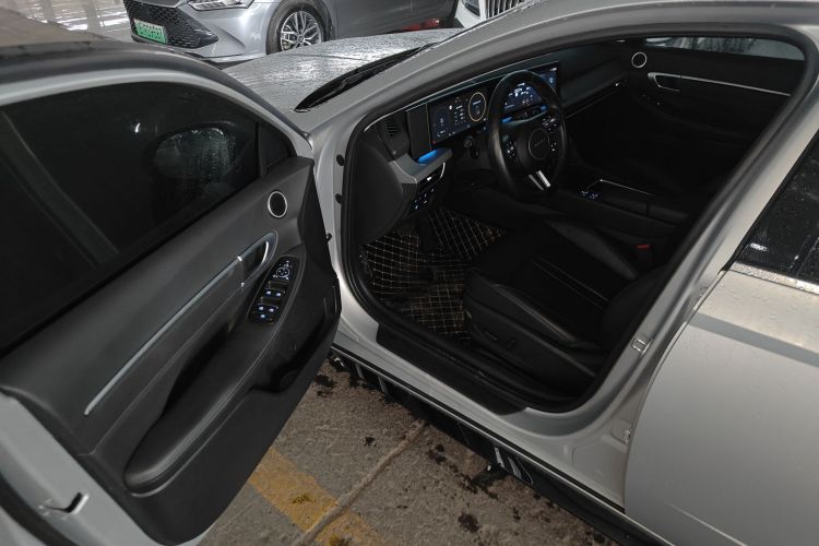 Hyundai Sonata 2024 immagine di auto #16