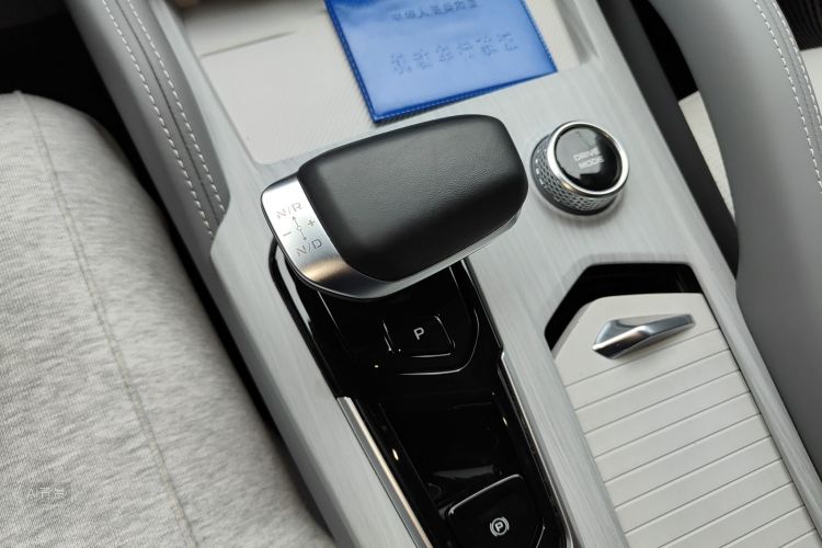 GEELY 2024 #16 GEELY 2024 immagine di auto #16