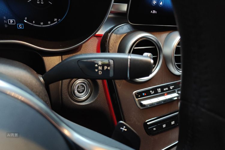 Mercedes-Benz GLC Class 2020 car image #16