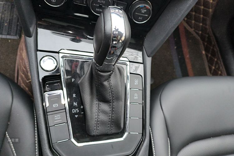 Volkswagen Lamando 2019 car image #16