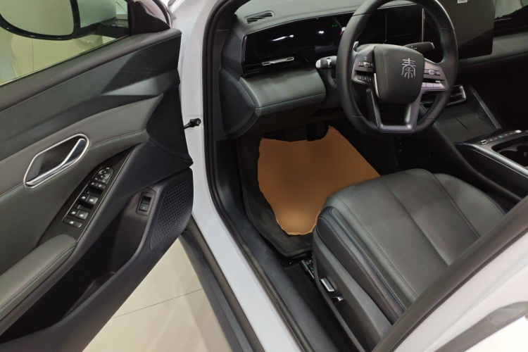 BYD Qin L 2025 car image #16