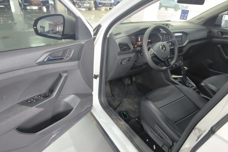 Toyota T-Cross 2023 car image #16