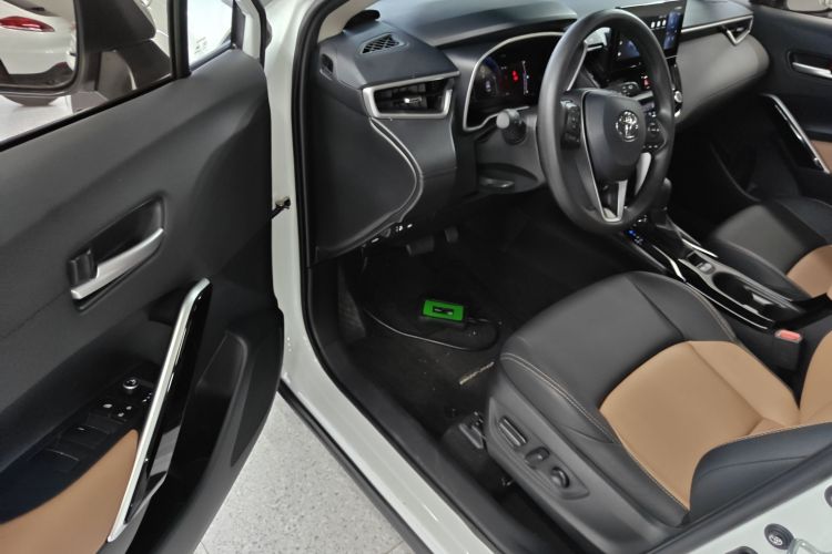 Toyota Frontlander 2023 car image #16