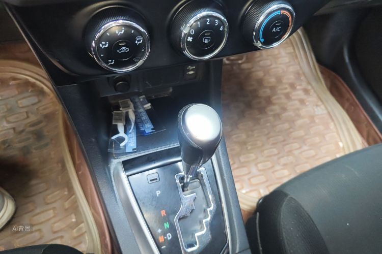 丰田 雷凌 2015 汽车图片 #16