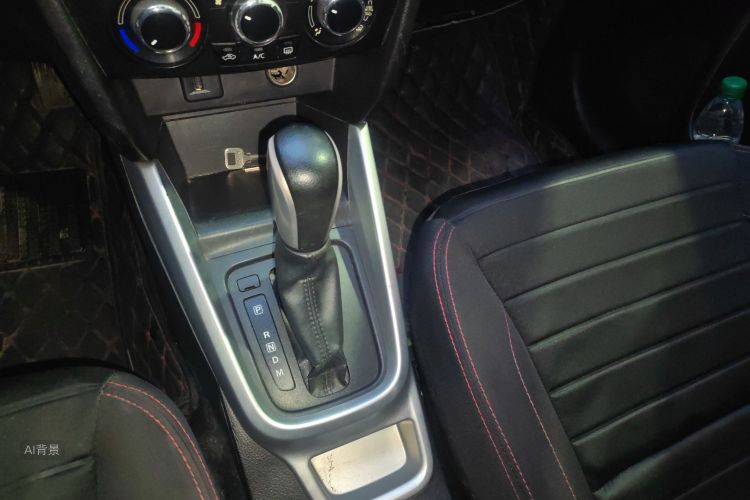 Suzuki Vitara 2017 изображение автомобиля #16