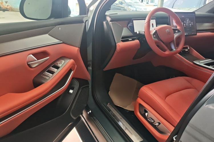 BYD Tang L 2025 car image #16