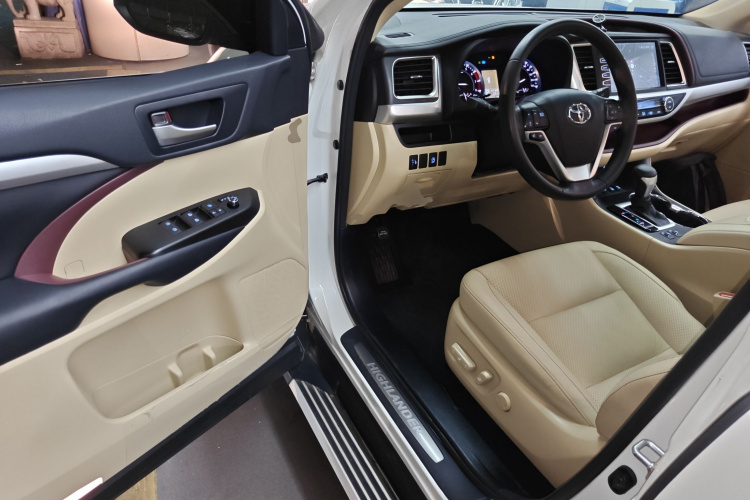 Toyota Highlander 2017 #16 Toyota Highlander 2017 car image #16
