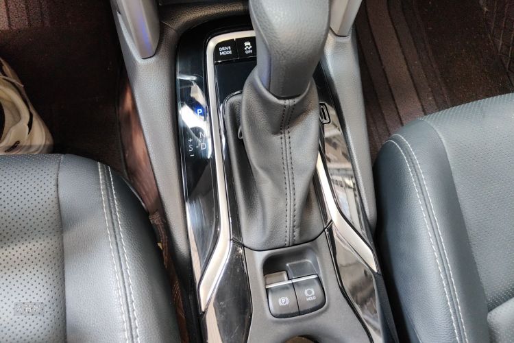 Toyota Frontlander 2023 car image #16