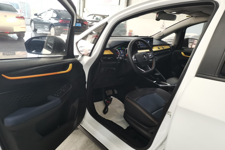 X3 PRO 2023 car image #16