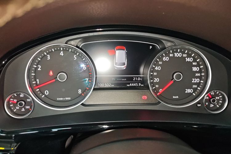 Volkswagen Touareg 2016 car image #16