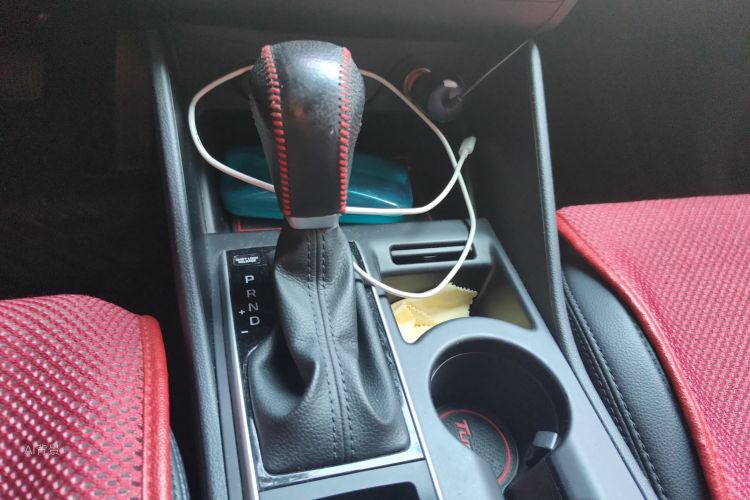 Hyundai Tucson 2016 immagine di auto #16