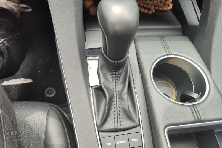 Toyota Avalon 2021 car image #16