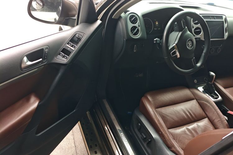 Volkswagen Tiguan 2015 car image #16