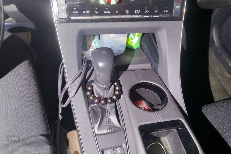 Toyota Avalon 2020 car image #16