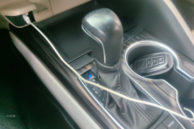 Toyota Camry 2021 car image #16