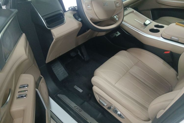 Xpeng G9 2025 car image #16