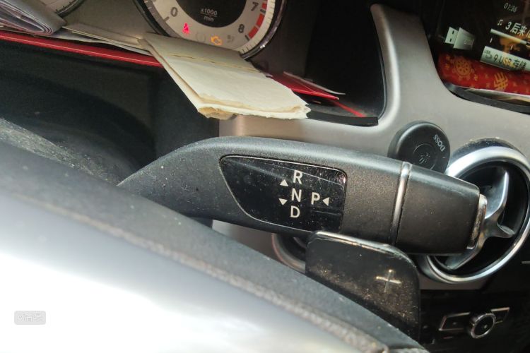 Mercedes-Benz GLK Class 2015 car image #16