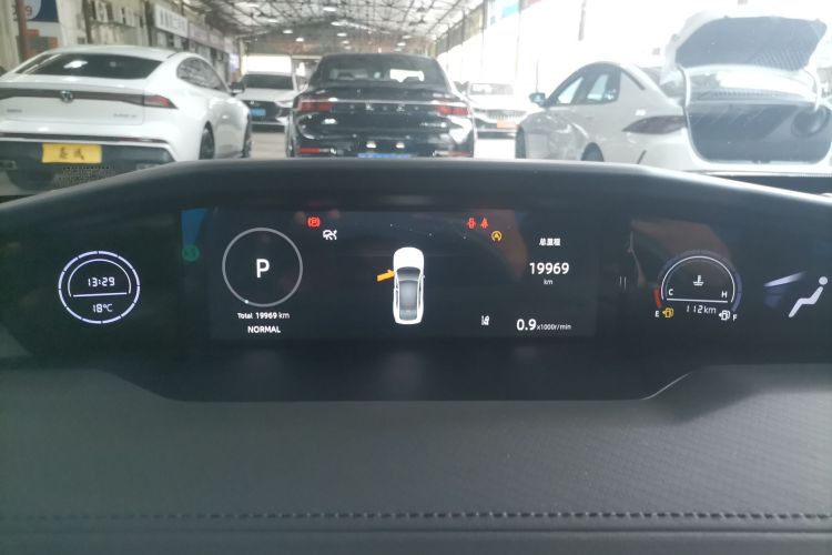 Changan UNI-V 2023 изображение автомобиля #16