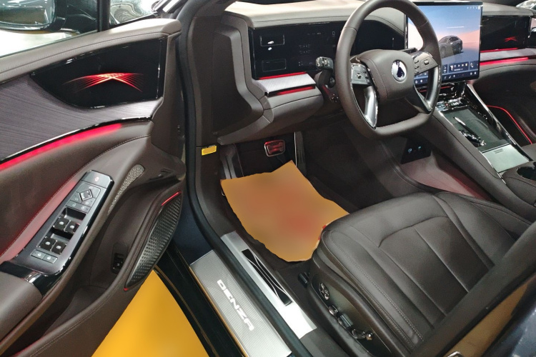 Denza Z9 2024 صورة سيارة #16