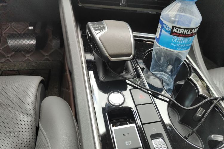 Volkswagen Touareg 2018 car image #16