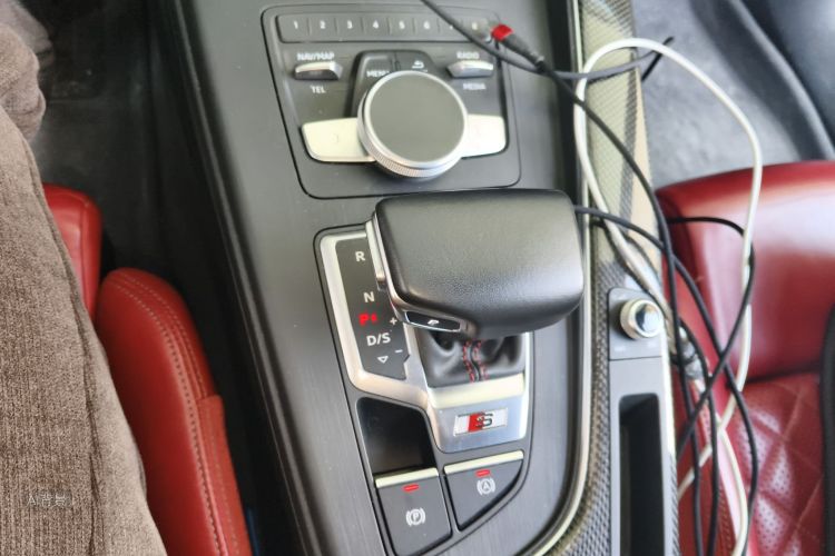 Audi S4 2019 imagem de carro #16