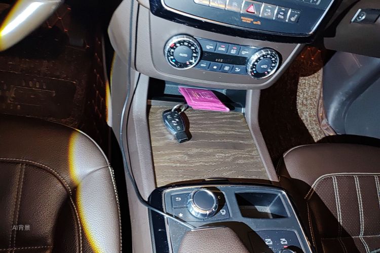 Mercedes-Benz GLE Class 2017 car image #16