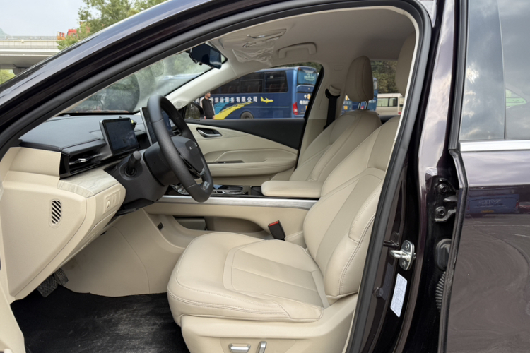 Wuling Starlight 2023 car image #16