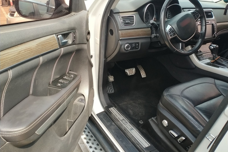 Haval H8 2015 صورة سيارة #16