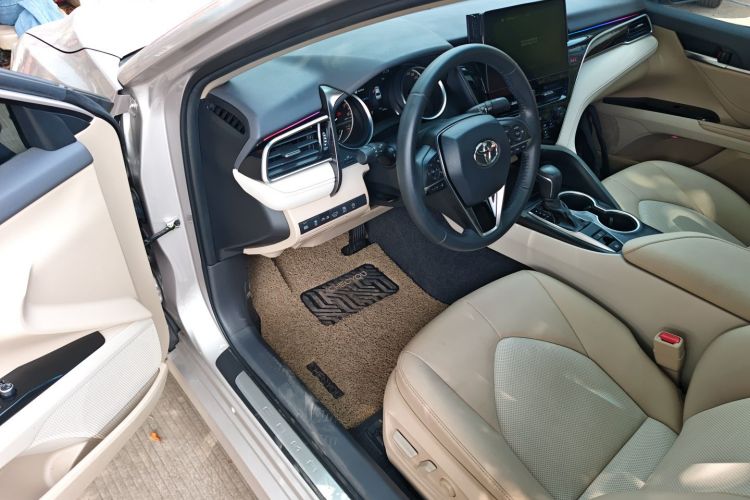 Toyota Camry 2023 immagine di auto #16