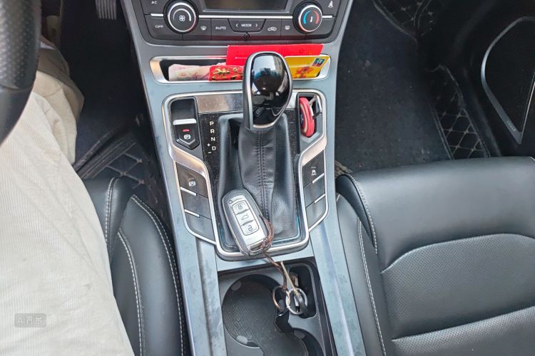 GEELY Emgrand 2019 #16 GEELY Emgrand 2019 car image #16